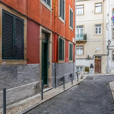 Escadinhas Da Santa * Lisbon